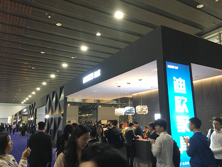 开场前展区
