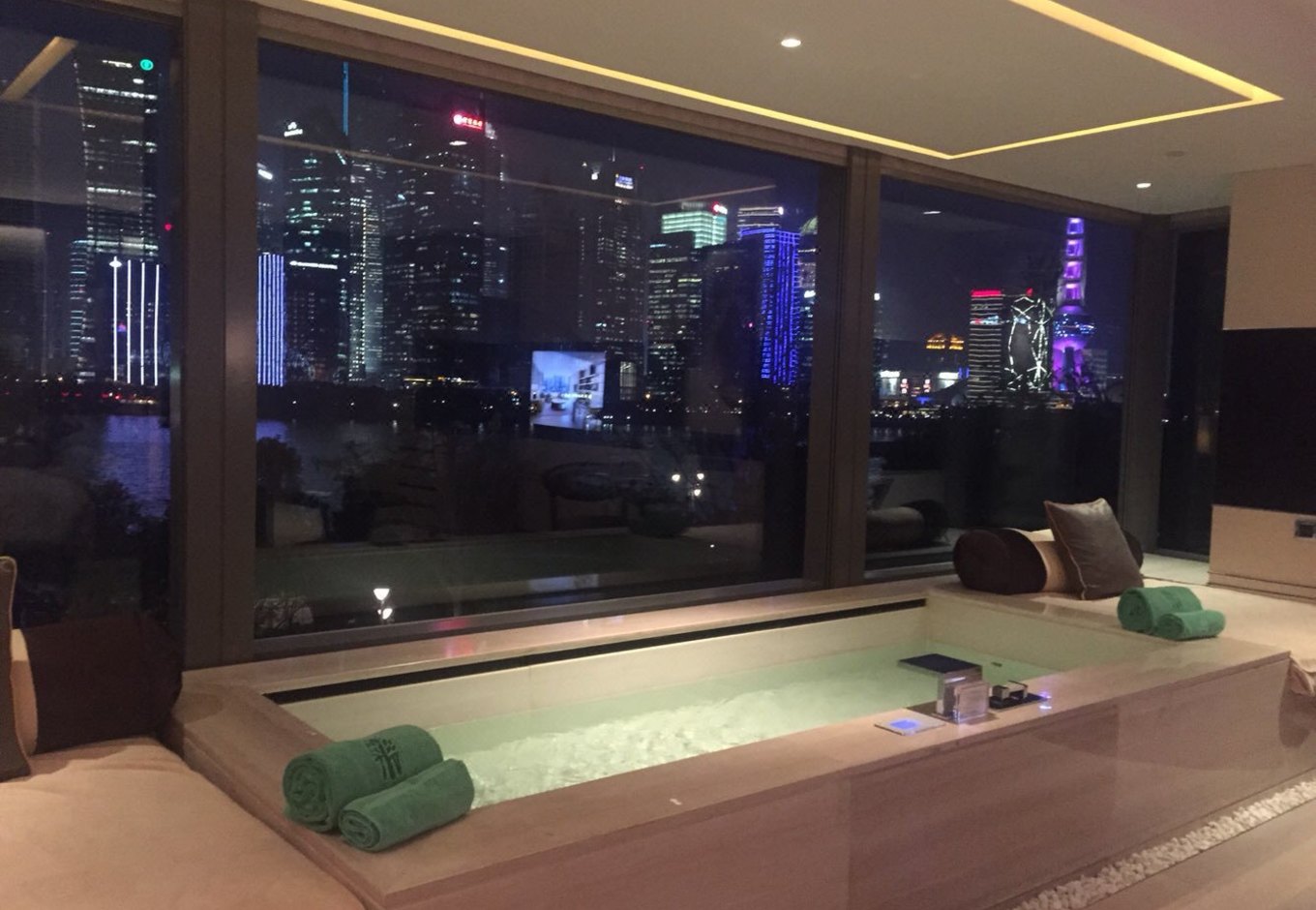上海外滩悦榕庄浴室家具